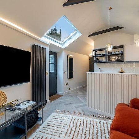 Chic Cotswold Tiny Home - Oddity House 블로클리 외부 사진