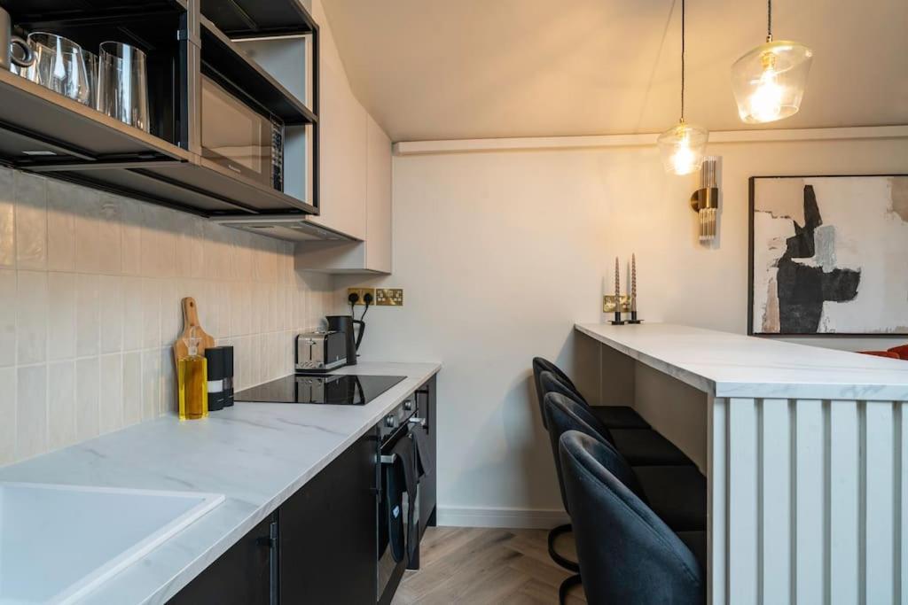 Chic Cotswold Tiny Home - Oddity House 블로클리 외부 사진