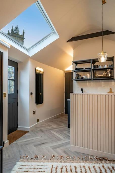 Chic Cotswold Tiny Home - Oddity House 블로클리 외부 사진