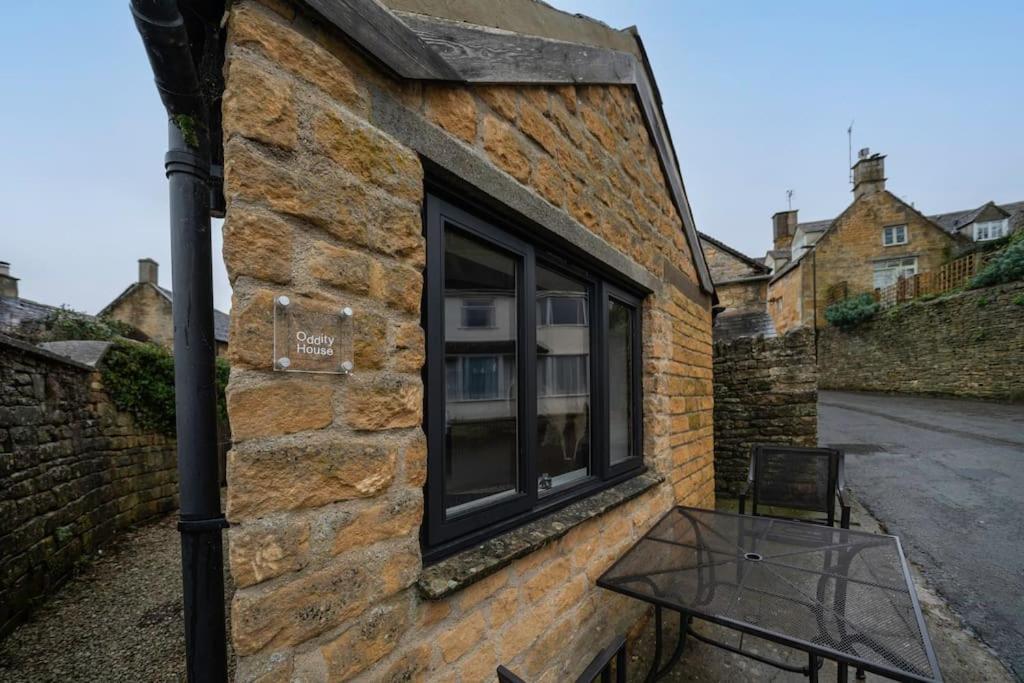 Chic Cotswold Tiny Home - Oddity House 블로클리 외부 사진